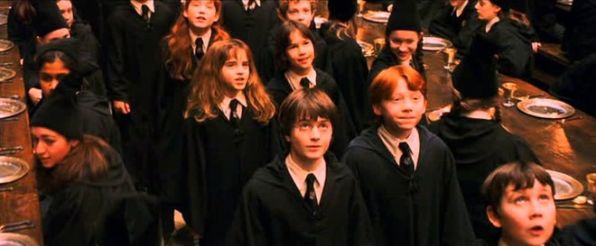 6 sự thật té ngửa ở hậu trường Harry Potter: Phần 5 phải dừng quay vì Hermione và Harry, tạo hình Voldemort suýt nữa thì khác - Ảnh 6.