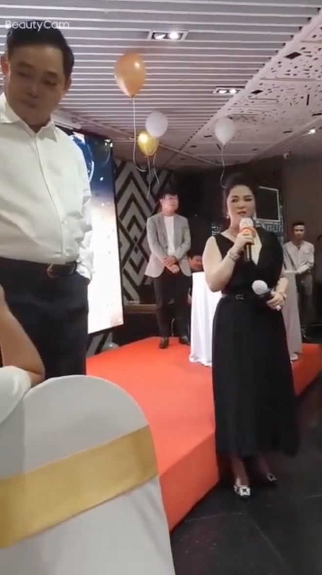 Để đảm bảo không mất quyền thừa kế KDL 6000 tỷ, thiếu gia Đại Nam bắt ông Dũng “lò vôi” phải chuyển cho mình 1 tỷ đô? - Ảnh 2. Để đảm bảo không mất quyền thừa kế KDL 6000 tỷ, thiếu gia Đại Nam bắt ông Dũng “lò vôi” phải chuyển cho mình 1 tỷ đô? - Ảnh 2.