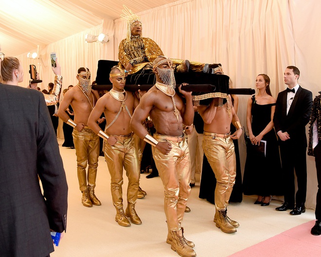 billy-porter-1631632207175865237718.jpeg