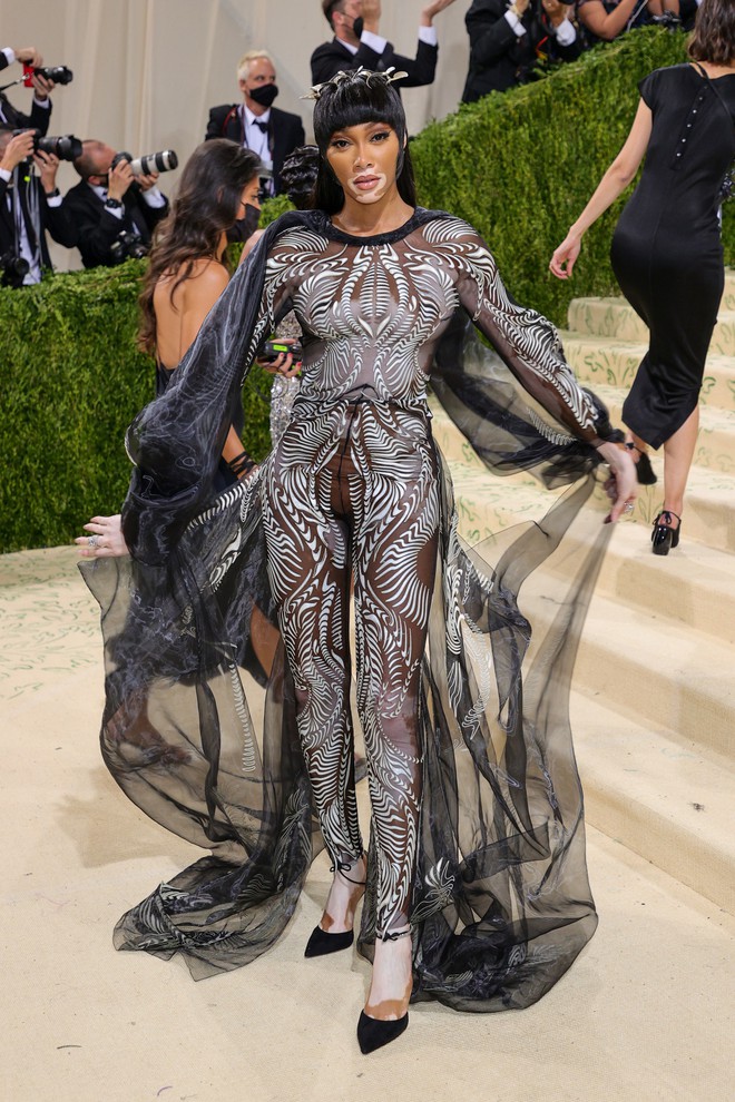 iris-van-herpen-2-16316331334121480153904.jpeg