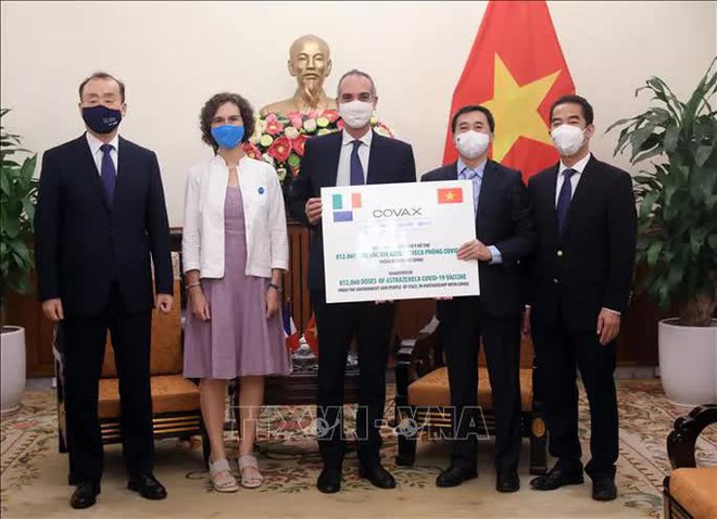 Pháp và Ý tặng Việt Nam gần 1,5 triệu liều vắc-xin ngừa Covid-19 - Ảnh 3.