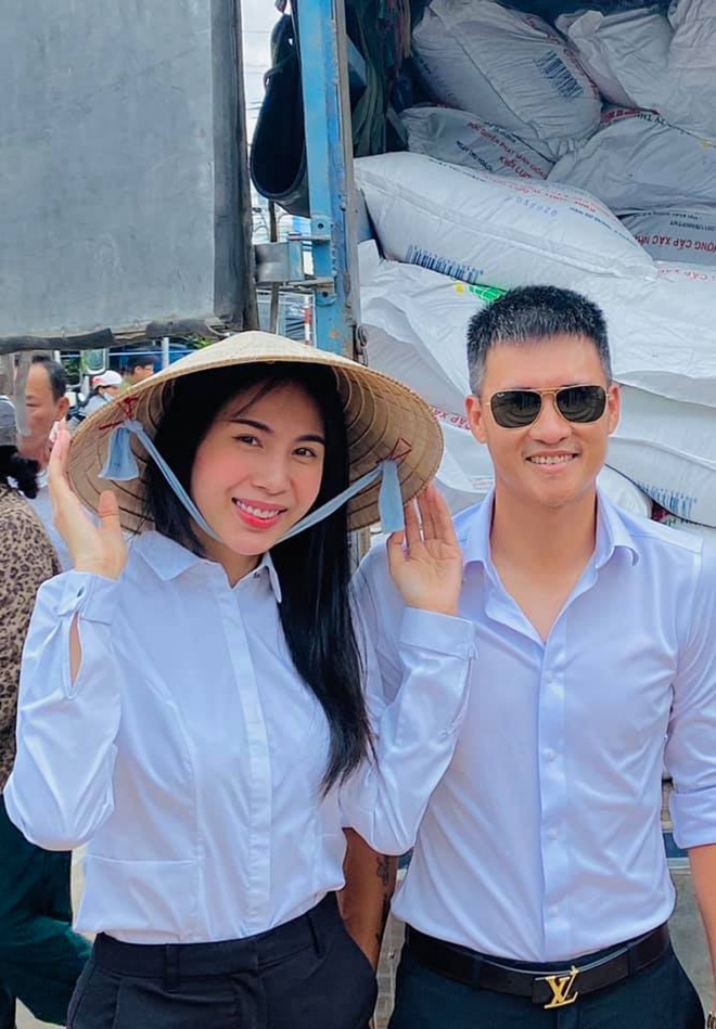 Netizen đặt lịch thông báo ngày 15/9, nhắc vợ chồng Công Vinh - Thuỷ Tiên đã đến hẹn sao kê tiền từ thiện - Ảnh 5. Netizen đặt lịch thông báo ngày 15/9, nhắc vợ chồng Công Vinh - Thuỷ Tiên đã đến hẹn sao kê tiền từ thiện - Ảnh 5.