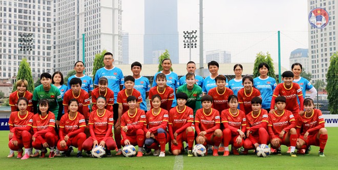 HLV Mai Đức Chung chốt danh s&aacute;ch 23 cầu thủ tham dự v&ograve;ng loại Asian Cup 2022: Cơ hội cho c&aacute;c cầu thủ trẻ - Ảnh 1.