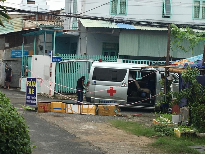 TP.HCM: Liên tiếp phát hiện 2 thanh niên trẻ chết trong tư thế treo cổ tại phòng trọ  - Ảnh 1.