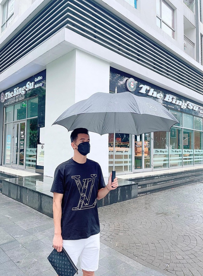 Tiến Linh khoe tập gym vất vả, hoá ra chỉ là cú lừa cho fan - Ảnh 3.