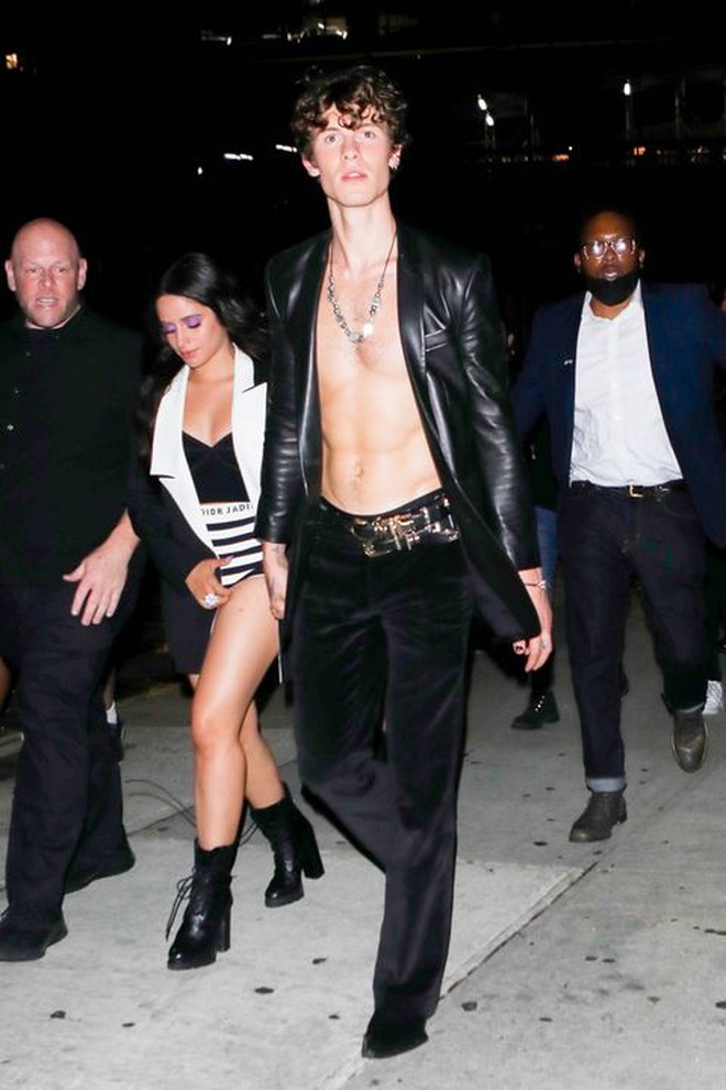 shawn-mendes-camila-cabello-bgus-2217343-006-2-1631628558-16316686878331166144790.jpg