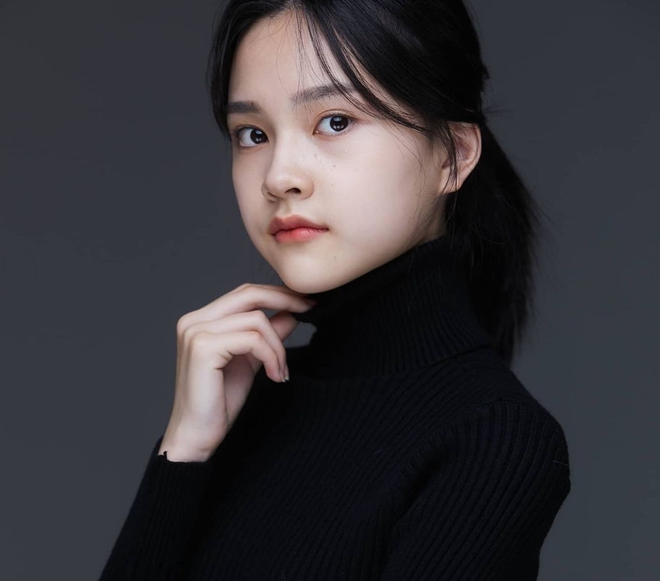 Sao nhí “át vía” Kim Yoo Jung khiến netizen phát sốt vì visual cực phẩm: 13 tuổi đã đóng 14 phim còn ẵm luôn cả giải thưởng lớn - Ảnh 4.