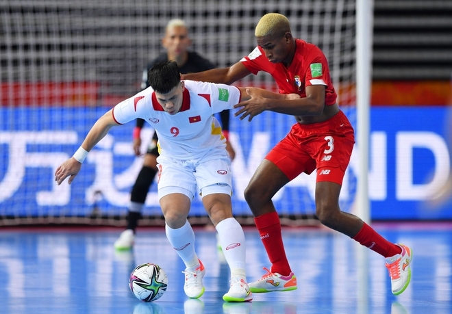 Tuyệt vời!! Đội tuyển futsal Việt Nam nghẹt thở vượt qua Panama tại World Cup, tiến gần tới tấm vé đi tiếp - Ảnh 9.