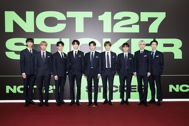 NCT 127 chiêu đãi cả bữa tiệc visual nhưng vẫn có 1 đặc sản khiến netizen phải hoang mang - Ảnh 5.