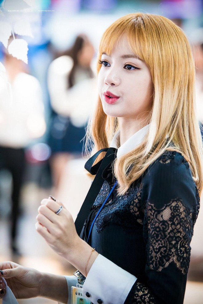 Hội nữ idol Thủy thủ Mặt Trăng của Kpop: Lisa được lấy làm thước đo, thành viên hậu bối dù visual gây tranh cãi vẫn được kết nạp - Ảnh 14.