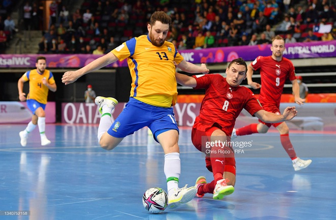 Quả cảm cầm hòa đội bóng hàng đầu thế giới, tuyển futsal Việt Nam hiên ngang vào vòng 1/8 World Cup 2021 - Ảnh 21.