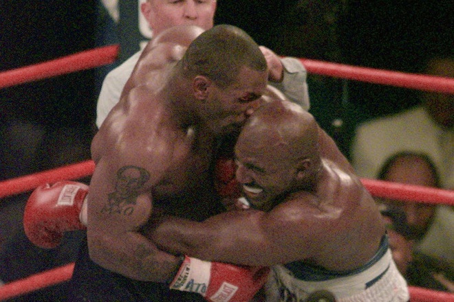 Đêm điên rồ tiêu hết 26 tỷ của Mike Tyson trước ngày cắn tai Evander Holyfield và nét hoang dại trong con người Tay đấm thép - Ảnh 3.