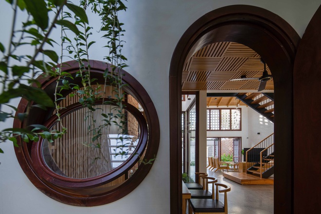Nhà 320m2 ở Tây Nguyên với vibe thư thái an yên quá đỗi, mê nhất là khu giếng trời đẹp như resort - Ảnh 12. Nhà 320m2 ở Tây Nguyên với vibe thư thái an yên quá đỗi, mê nhất là khu giếng trời đẹp như resort - Ảnh 12.