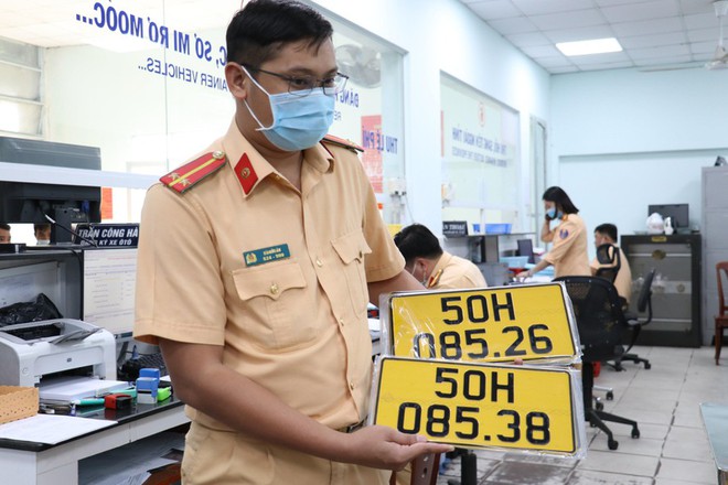 Đề xuất tăng mức xử phạt nhiều lỗi vi phạm giao thông đường bộ đến 10 lần - Ảnh 1.