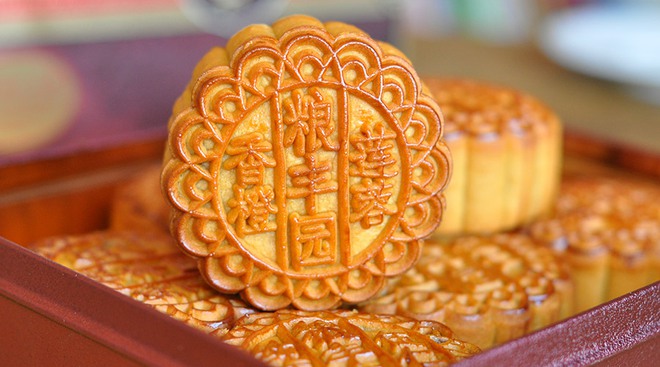 12 sự thật thú vị về bánh Trung thu mà có thể bạn chưa biết, ngay từ điều đầu tiên đã gây sốc nhiều người - Ảnh 1. 12 sự thật thú vị về bánh Trung thu mà có thể bạn chưa biết, ngay từ điều đầu tiên đã gây sốc nhiều người - Ảnh 1.