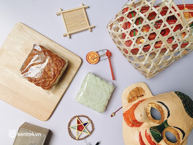 Trên tay hộp bánh Trung thu hot nhất Hà Nội, phải cầu cứu mới mua được: Hương vị có thật sự xuất sắc như lời đồn? - Ảnh 4. Trên tay hộp bánh Trung thu hot nhất Hà Nội, phải cầu cứu mới mua được: Hương vị có thật sự xuất sắc như lời đồn? - Ảnh 4.