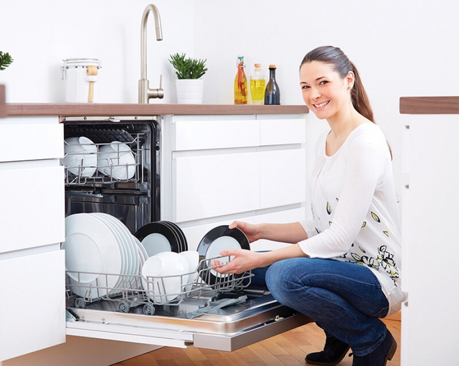 8 sai lầm dọn dẹp tai hại ngấm ngầm phá hủy nhà cửa mà gia chủ không hay - Ảnh 2. 8 sai lầm dọn dẹp tai hại ngấm ngầm phá hủy nhà cửa mà gia chủ không hay - Ảnh 2.
