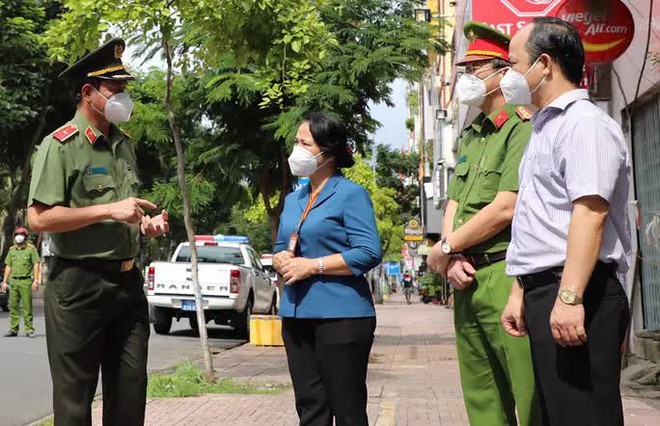 Công an TP.HCM đề xuất khung giờ lưu thông của cán bộ, công chức, viên chức  - Ảnh 1.