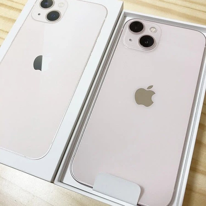 Ngập tràn ảnh iPhone 13 màu hồng trong ngày đầu mở bán, hội chị em quay xe khen tới tấp? - Ảnh 6.