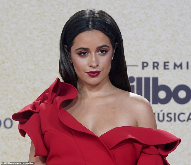 Thảm đỏ Billboard Latin: Camila lột xác át cả Hoa hậu Hoàn vũ, dàn mỹ nhân đua nhau phô body xôi thịt lộ cả điểm nhạy cảm - Ảnh 4. Thảm đỏ Billboard Latin: Camila lột xác át cả Hoa hậu Hoàn vũ, dàn mỹ nhân đua nhau phô body xôi thịt lộ cả điểm nhạy cảm - Ảnh 4.