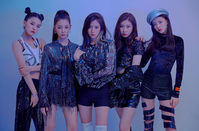 Yuna (ITZY): Nữ thần Gen Z sở hữu body cuốn hút ngang ngửa Lisa, tài năng có thừa nhưng vẫn bị JYP ngó lơ - Ảnh 2.