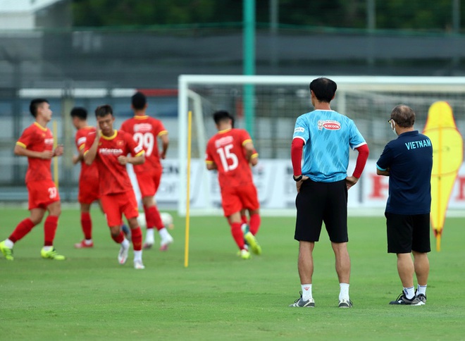 Cận kề ngày đấu tuyển Trung Quốc, HLV Park Hang-seo vẫn theo sát U22 Việt Nam - Ảnh 1.