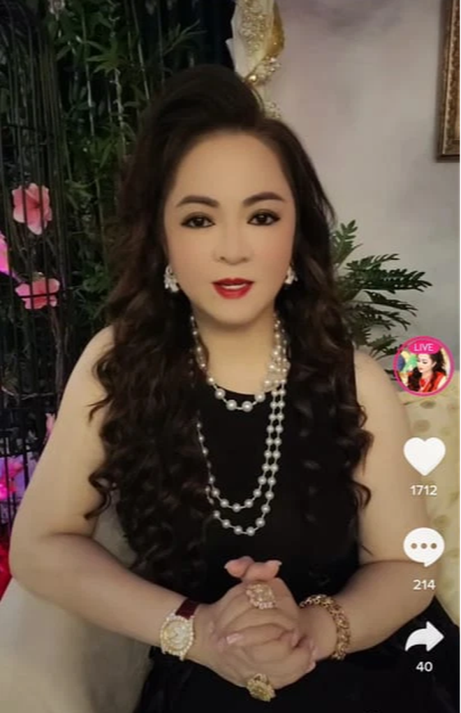 Bà Phương Hằng bày tỏ lòng tiếc thương với Phi Nhung: "Cô ấy là một người phụ nữ đẹp, tài năng nhưng bạc phận" - Ảnh 1.