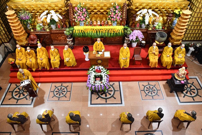 Lễ cầu siêu nữ ca sĩ Phi Nhung: Xót xa di ảnh người quá cố, Thanh Lam - Phương Thanh và các nghệ sĩ nghẹn ngào tiễn biệt - Ảnh 17.