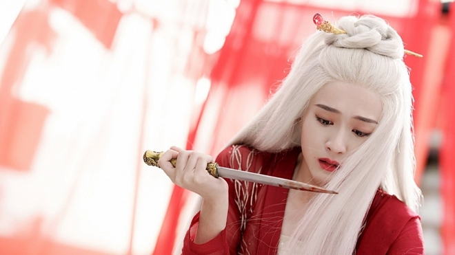 5 mỹ nhân tóc trắng đẹp nhất màn ảnh Hoa ngữ: Cúc Tịnh Y chưa bao giờ ma mị đến thế, trùm cuối đẹp đến tan nát cõi lòng - Ảnh 14.
