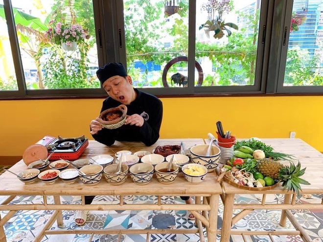 Mạnh miệng "bao trọn đời" đội tuyển Việt Nam tại quán mình, Trường Giang bị dân mạng hỏi đểu: Anh chắc chưa? - Ảnh 8. Mạnh miệng "bao trọn đời" đội tuyển Việt Nam tại quán mình, Trường Giang bị dân mạng hỏi đểu: Anh chắc chưa? - Ảnh 8.