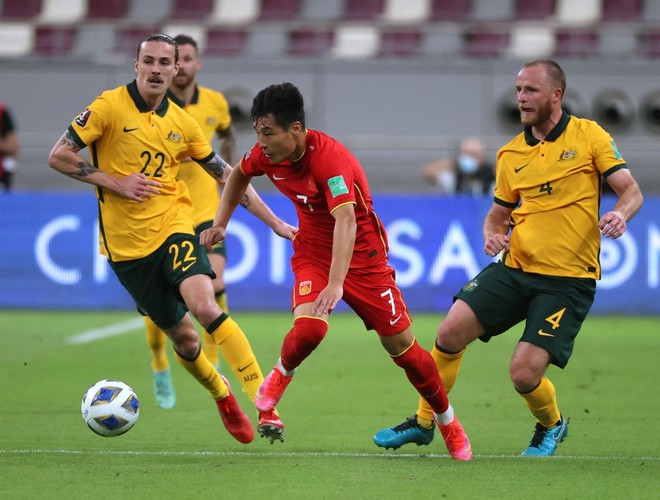 Australia hủy diệt Trung Quốc 3 b&agrave;n kh&ocirc;ng gỡ - Ảnh 2.