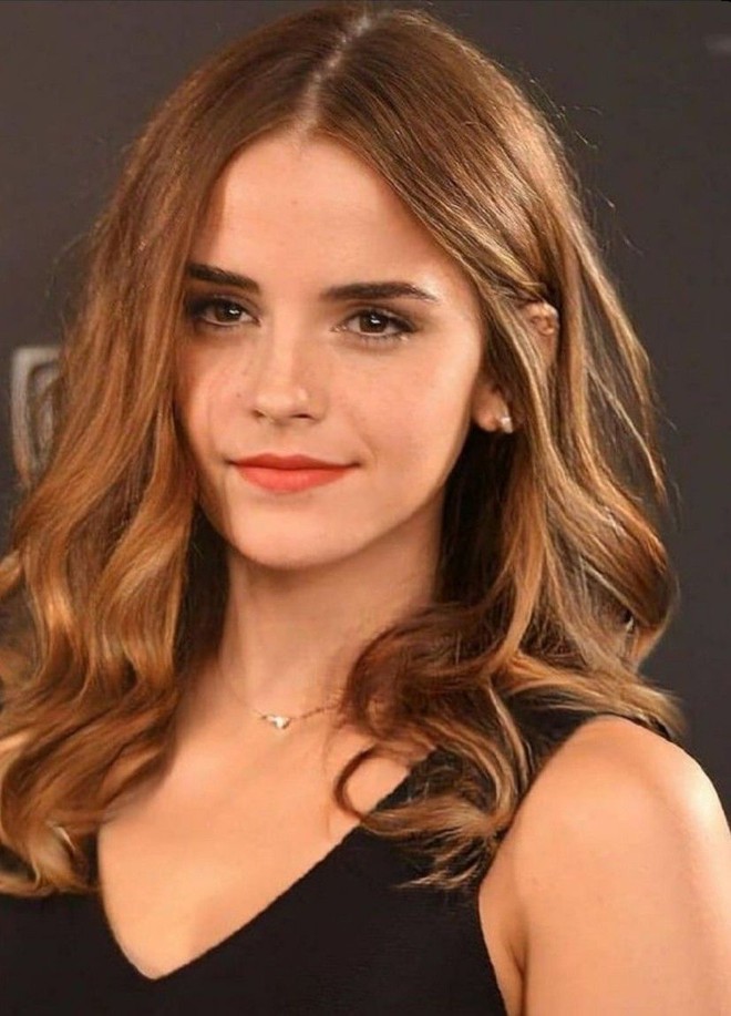 Không nhận ra Hermione Emma Watson ngày nào: Đi phi cơ riêng nhưng ngoại hình già xọm kém sắc đến ngỡ ngàng - Ảnh 8.