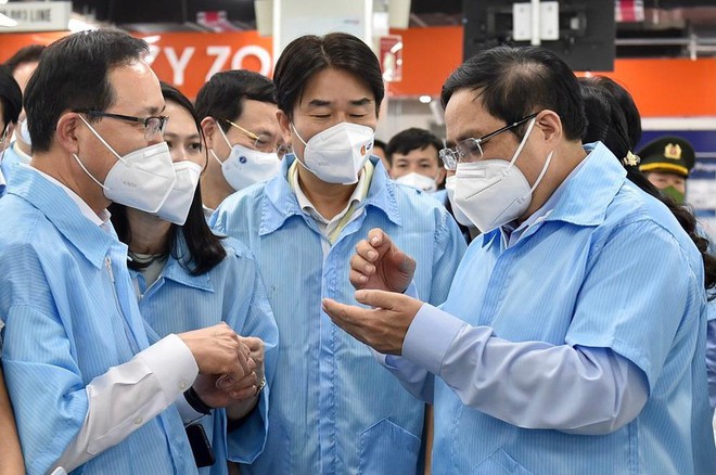 Thủ tướng đề nghị Samsung và các đối tác hỗ trợ Việt Nam thực hiện chiến lược vắc xin - Ảnh 1.