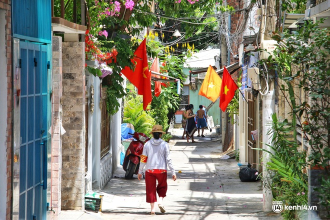 Hình ảnh Đà Nẵng ngày đầu chuyển trạng thái chống dịch mới sau 3 tuần thực hiện “ai ở đâu ở yên đó” - Ảnh 21.