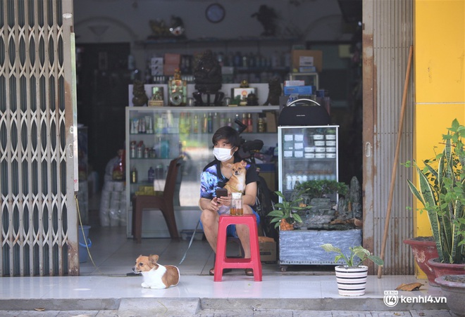 Hình ảnh Đà Nẵng ngày đầu chuyển trạng thái chống dịch mới sau 3 tuần thực hiện “ai ở đâu ở yên đó” - Ảnh 13.