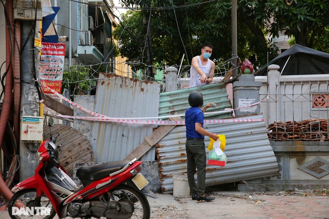 Diễn biến dịch ngày 6/9: Hà Nội thêm 38 ca COVID-19, riêng Thanh Xuân 20 trường hợp; Chủ tịch TP.HCM lên sóng livestream, đối thoại về định hướng sau 15/9 - Ảnh 2. Diễn biến dịch ngày 6/9: Hà Nội thêm 38 ca COVID-19, riêng Thanh Xuân 20 trường hợp; Chủ tịch TP.HCM lên sóng livestream, đối thoại về định hướng sau 15/9 - Ảnh 2.