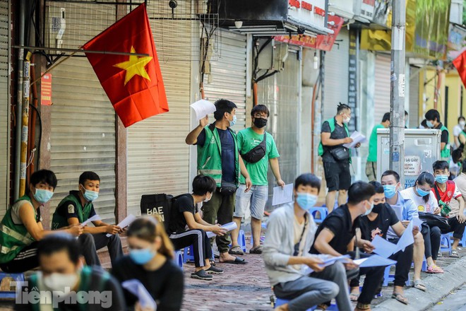 Diễn biến dịch ngày 6/9: Hà Nội thêm 38 ca COVID-19, riêng Thanh Xuân 20 trường hợp; Chủ tịch TP.HCM lên sóng livestream, đối thoại về định hướng sau 15/9 - Ảnh 2. Diễn biến dịch ngày 6/9: Hà Nội thêm 38 ca COVID-19, riêng Thanh Xuân 20 trường hợp; Chủ tịch TP.HCM lên sóng livestream, đối thoại về định hướng sau 15/9 - Ảnh 2.