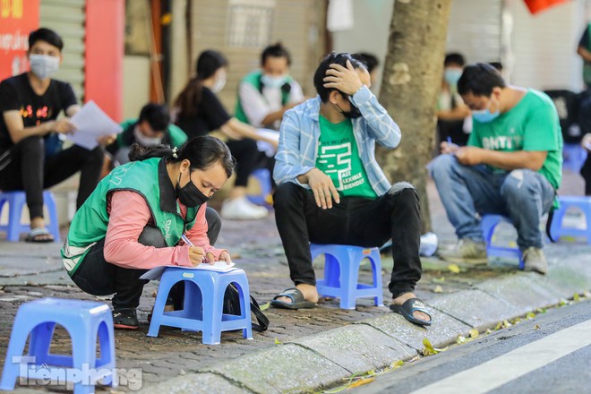 Diễn biến dịch ngày 6/9: Hà Nội thêm 38 ca COVID-19, riêng Thanh Xuân 20 trường hợp; Chủ tịch TP.HCM lên sóng livestream, đối thoại về định hướng sau 15/9 - Ảnh 3. Diễn biến dịch ngày 6/9: Hà Nội thêm 38 ca COVID-19, riêng Thanh Xuân 20 trường hợp; Chủ tịch TP.HCM lên sóng livestream, đối thoại về định hướng sau 15/9 - Ảnh 3.
