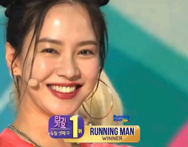 Đi tìm tiên tử kết màn của Running Man: Song Ji Hyo đẹp xuất sắc, Kim Jong Kook thở hổn hển cực giả trân - Ảnh 2.