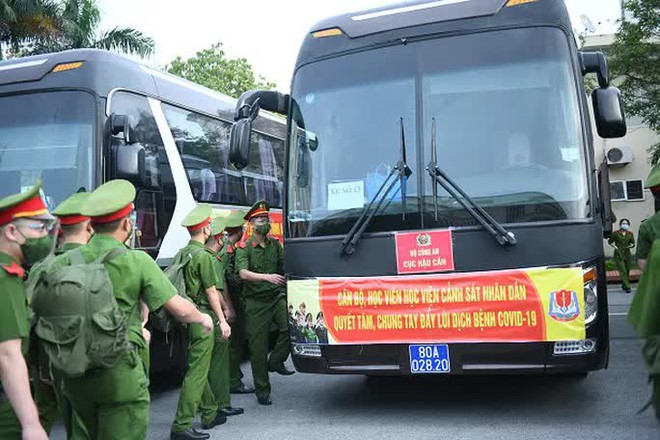 Th&ecirc;m gần 1.000 học vi&ecirc;n c&ocirc;ng an chi viện c&aacute;c tỉnh ph&iacute;a Nam chống dịch Covid-19 - Ảnh 1.