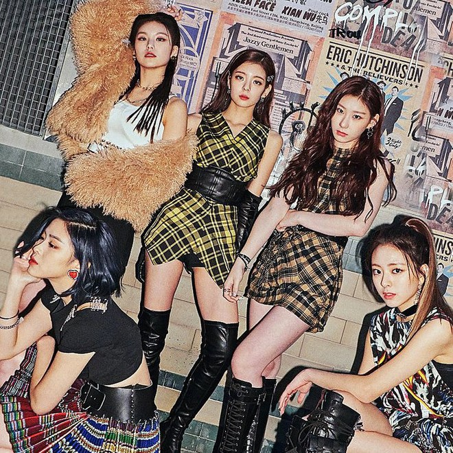 ITZY bị tố học hỏi trang phục nhóm nữ họ hàng xa của TWICE, Knet vừa bênh, vừa khịa concept một màu - Ảnh 6.