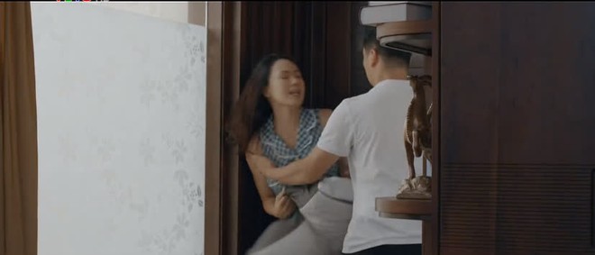 Loạt nh&acirc;n vật nữ bị cưỡng hiếp tr&ecirc;n phim truyền h&igrave;nh Việt, kh&aacute;n giả xem cũng ng&aacute;n ngẩm lu&ocirc;n rồi! - Ảnh 9.