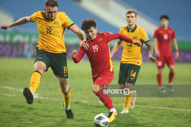Đội tuyển Việt Nam để thua tối thiểu trước Australia trong một ngày thi đấu vô cùng quả cảm - Ảnh 2.