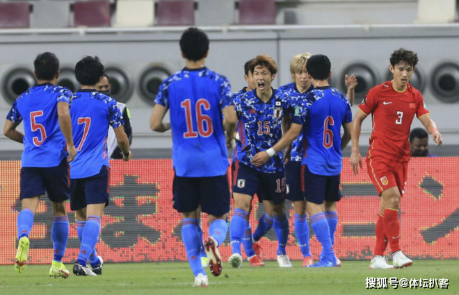 Báo Trung Quốc chửi mắng đội nhà: Không sút được cú nào, đừng mơ đi World Cup - Ảnh 2.