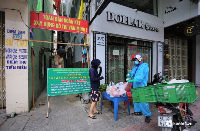 Quán ăn ở vùng xanh vẫn đóng cửa dù được phép hoạt động trở lại: Không có khách thì bán cho ai? - Ảnh 11.