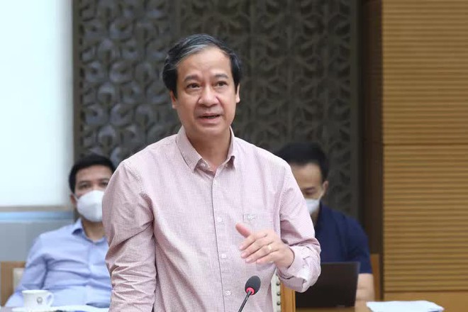 Bộ GD-ĐT điều chỉnh thời gian kết th&uacute;c năm học ở những nơi dịch Covid-19 phức tạp - Ảnh 1.