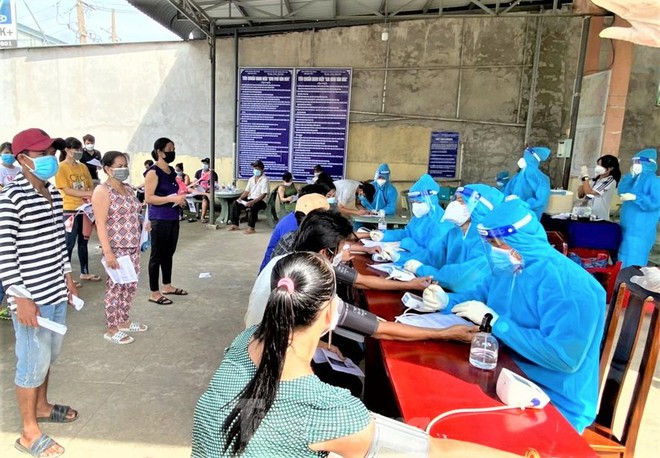Hơn 1 triệu liều vắc xin Sinopharm đ&atilde; cạn, B&igrave;nh Dương xin th&ecirc;m 2 triệu liều - Ảnh 1.