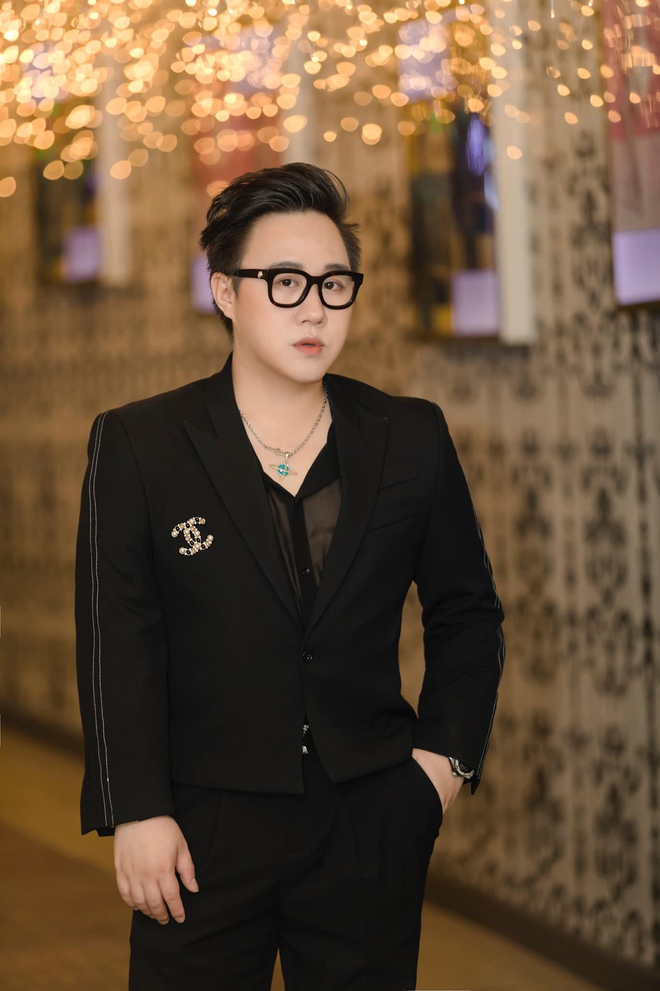 Trung Qu&acirc;n Idol khoe tr&igrave;nh chơi Li&ecirc;n Qu&acirc;n Mobile chuẩn Cao Thủ, đặc biệt th&iacute;ch chơi vị tr&iacute; g&aacute;nh team n&agrave;y! - Ảnh 1.