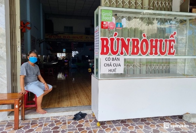 Quán ăn ở vùng xanh vẫn đóng cửa dù được phép hoạt động trở lại: Không có khách thì bán cho ai? - Ảnh 3.