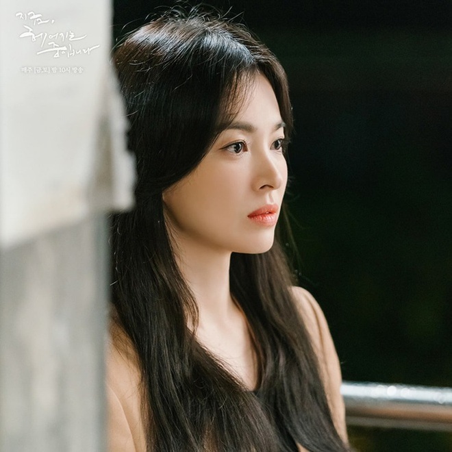 Song Hye Kyo trắng tay dù SBS Drama Awards như đại hội xả cúp, netizen mỉa mai chị hết thời thật rồi - Ảnh 2.